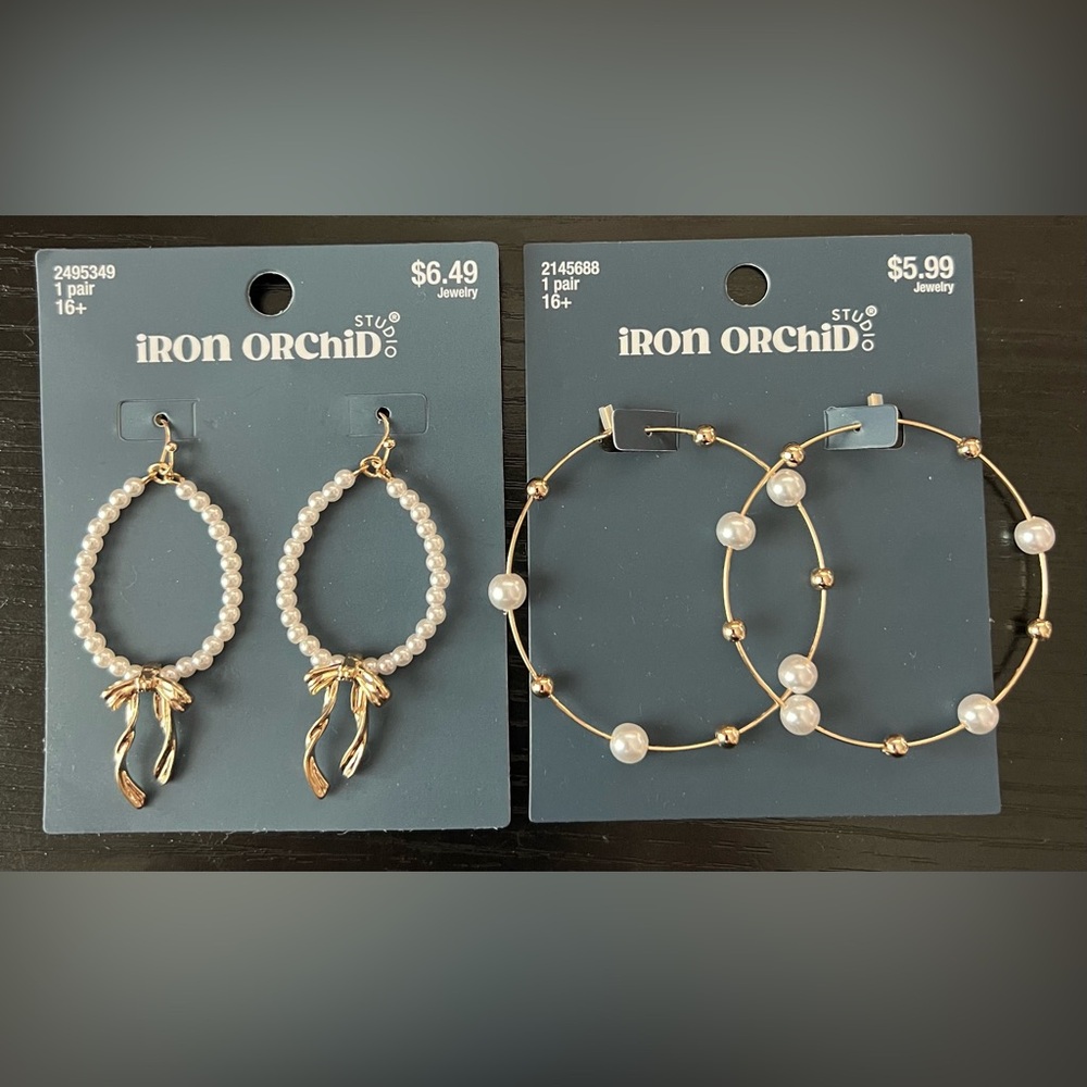 Gold and White Pearl Earrings Set